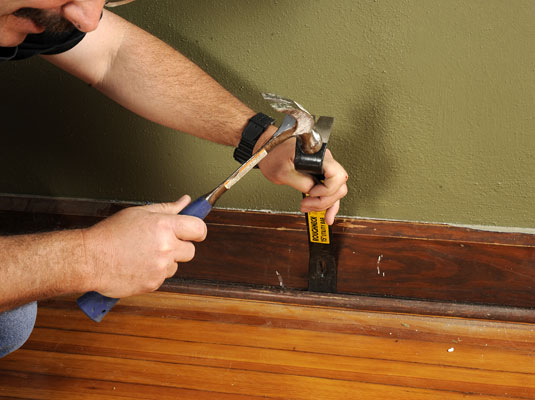 Cómo preparar pisos de madera para lijar