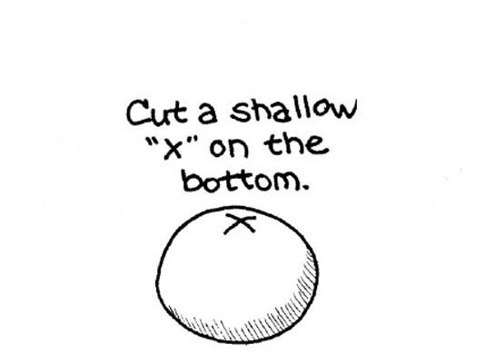 Pelar, sembrar y picar tomates frescos