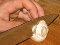 Recortar y rebanar champiñones