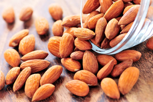 6 variedades de frutos secos y semillas populares en la dieta mediterránea