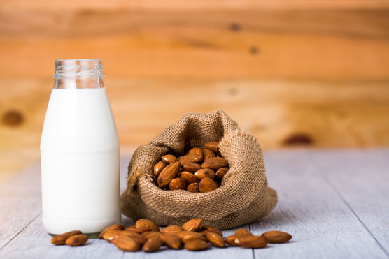 Seleccione los sustitutos de leche adecuados para los postres cetogénicos