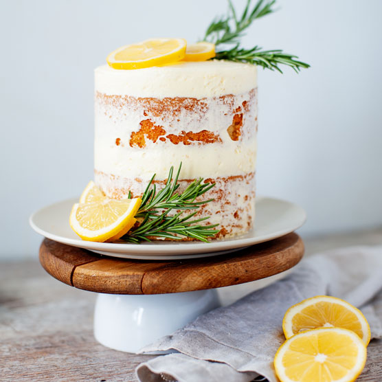 Hornear pasteles clásicos de Keto: húmedos y deliciosos