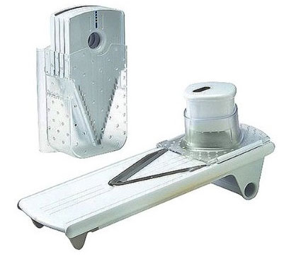 Cómo usar una mandolina para cortar verduras