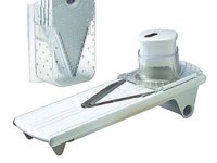 Cómo usar una mandolina para cortar verduras