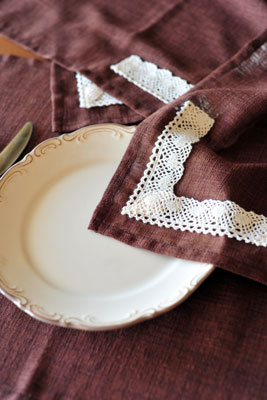 Cómo decorar tu mesa de Acción de Gracias con manteles caseros