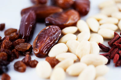 Cómo hacer ciruelas de azúcar navideñas