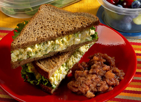 Receta de sándwich de ensalada de huevo para su dieta de vientre plano