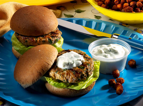 Dieta para vientre plano: deslizadores de pollo Buffalo con salsa de queso azul