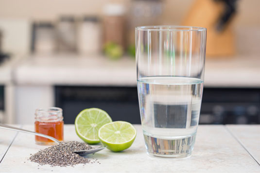 Cómo hacer bebidas saludables con semillas de chía