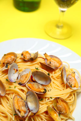 Espaguetis con Almejas (Spaghetti con Vongole)