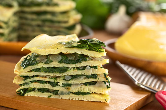 Tarta de espinacas, champiñones y queso (Gâteau de Crêpes à la Florentine)