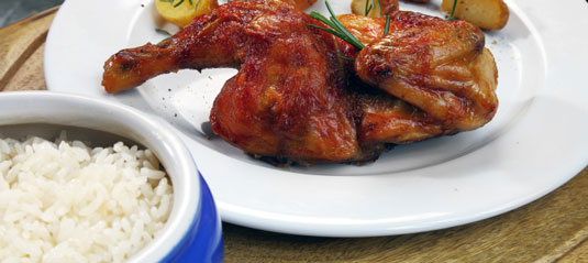 Receta para gallinas de caza de Cornualles rellenas de roca