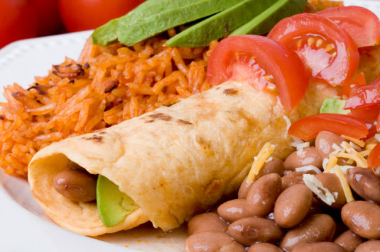 Cómo hacer un burrito de frijoles básico
