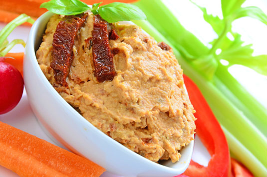 Receta para untar de tomate secado al sol y pimiento rojo asado