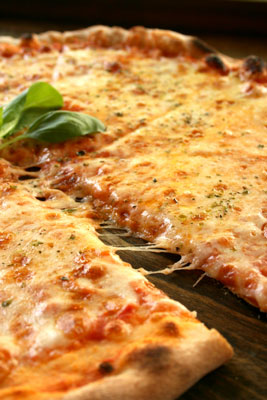 Pizza con Tomate y Mozzarella (Pizza Margherita)