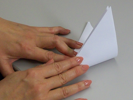 Cómo hacer un copo de nieve de papel de ocho puntas